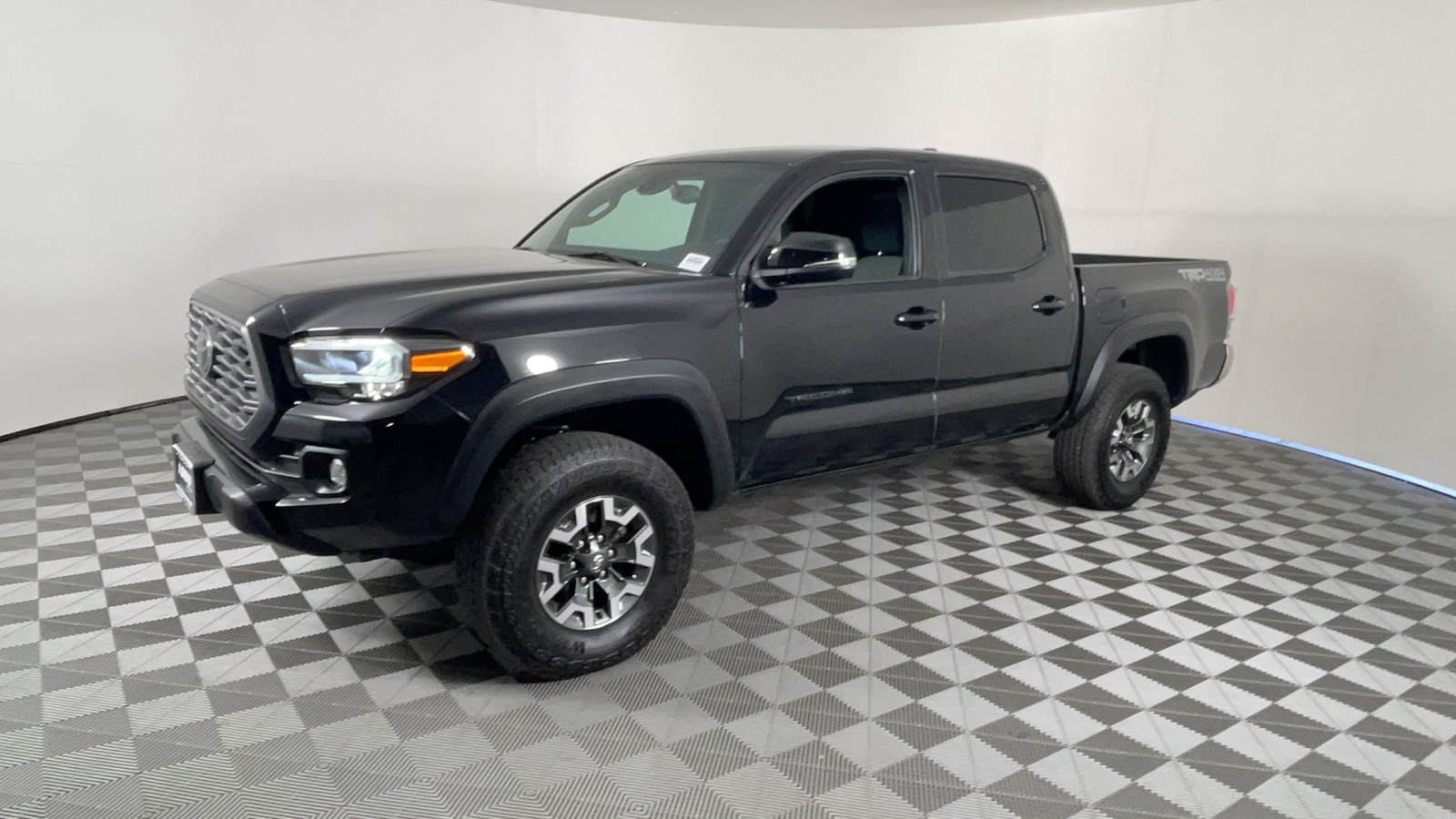 2023 Toyota Tacoma 4WD TRD Off Road 8