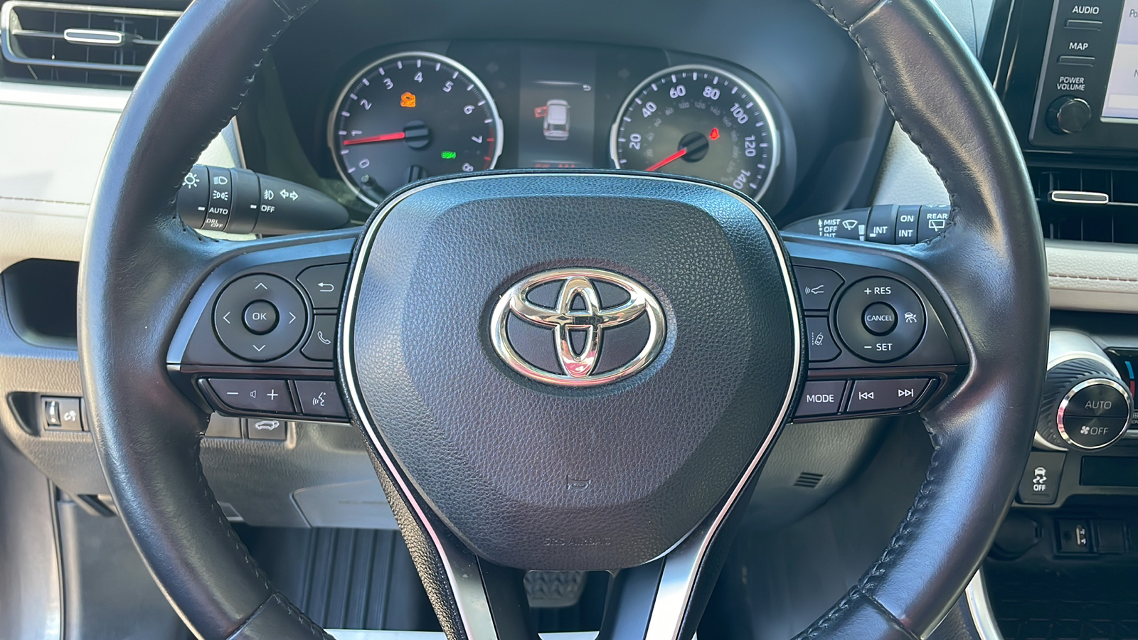 2019 Toyota RAV4 XLE Premium 19