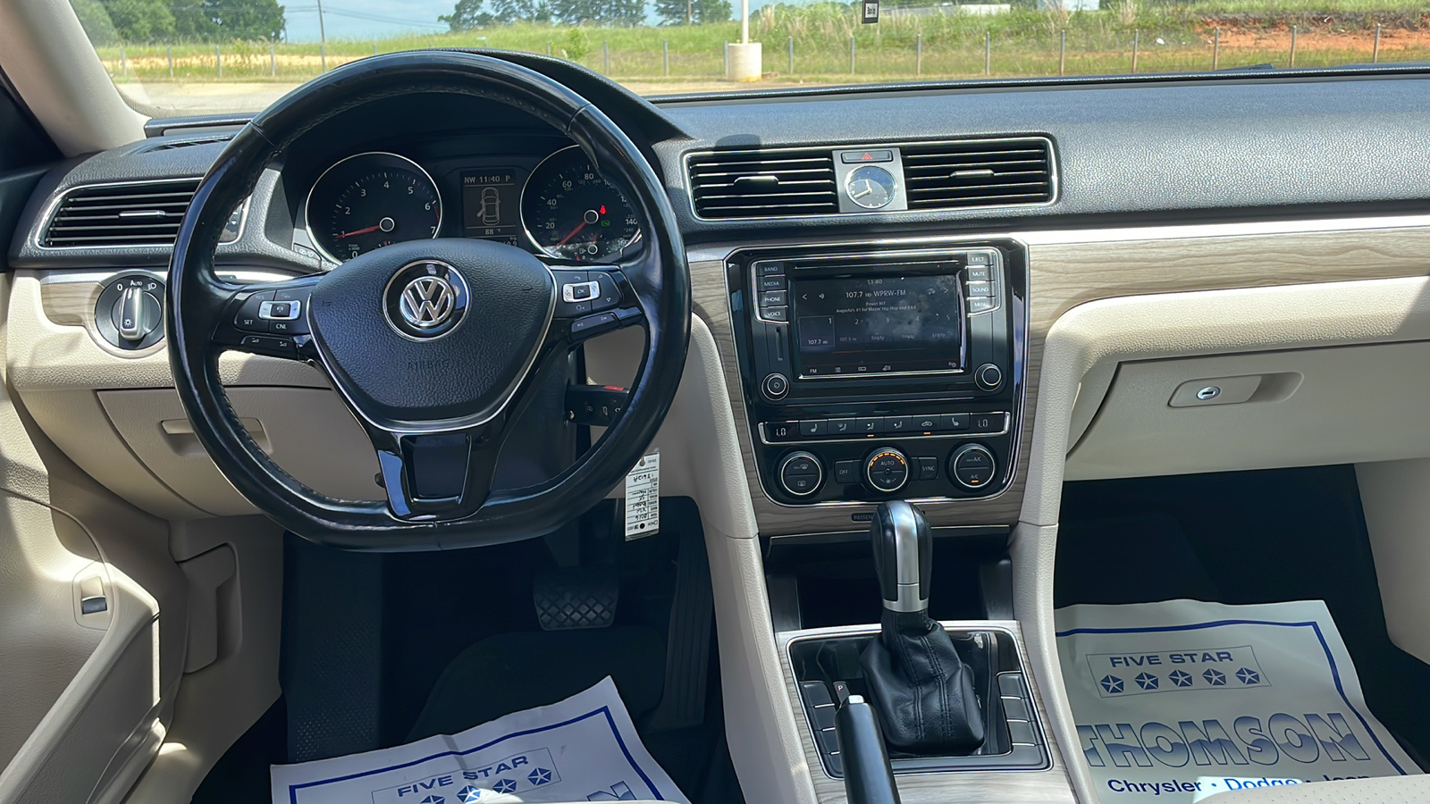 2016 Volkswagen Passat 1.8T SE 11