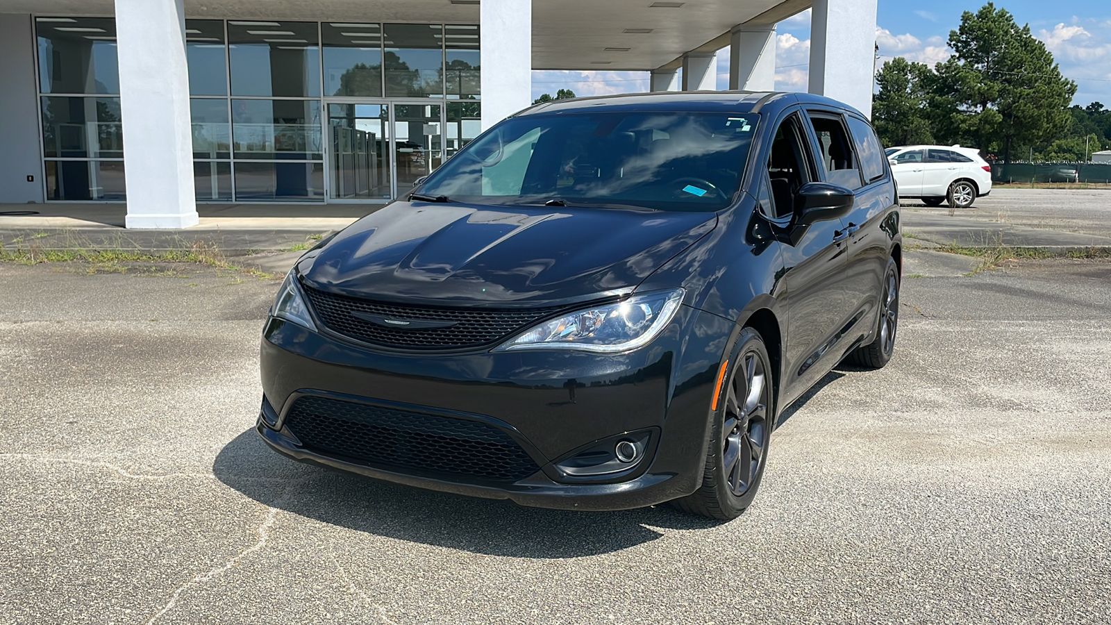 2018 Chrysler Pacifica Touring Plus 1