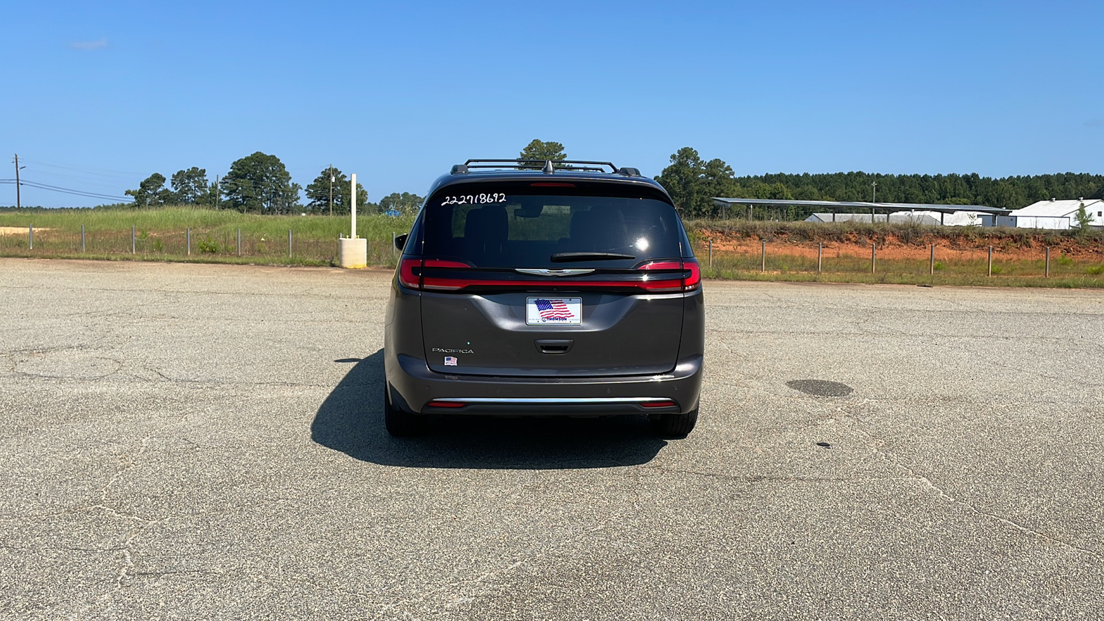 2022 Chrysler Pacifica Touring L 4