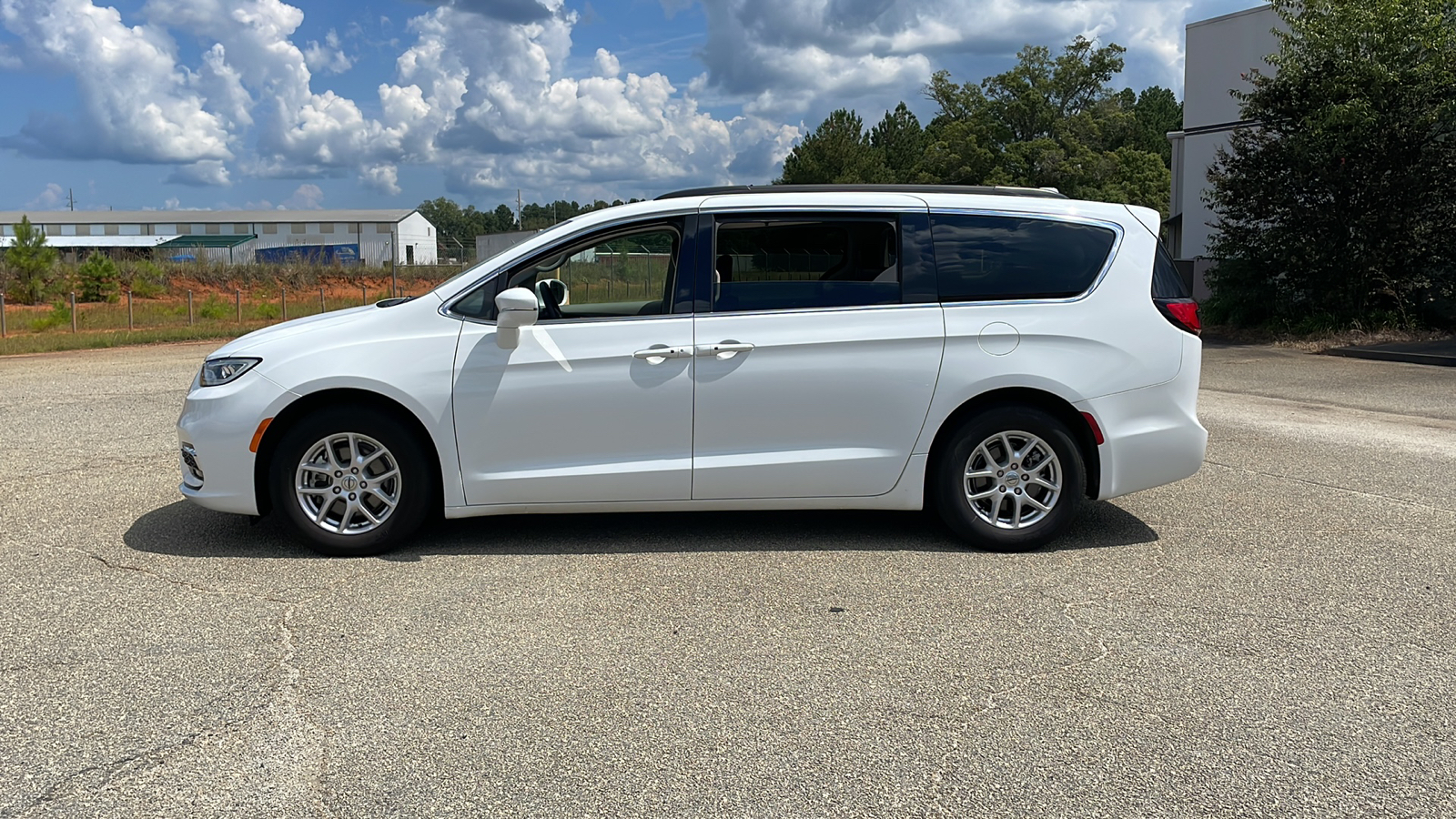 2022 Chrysler Pacifica Touring L 2