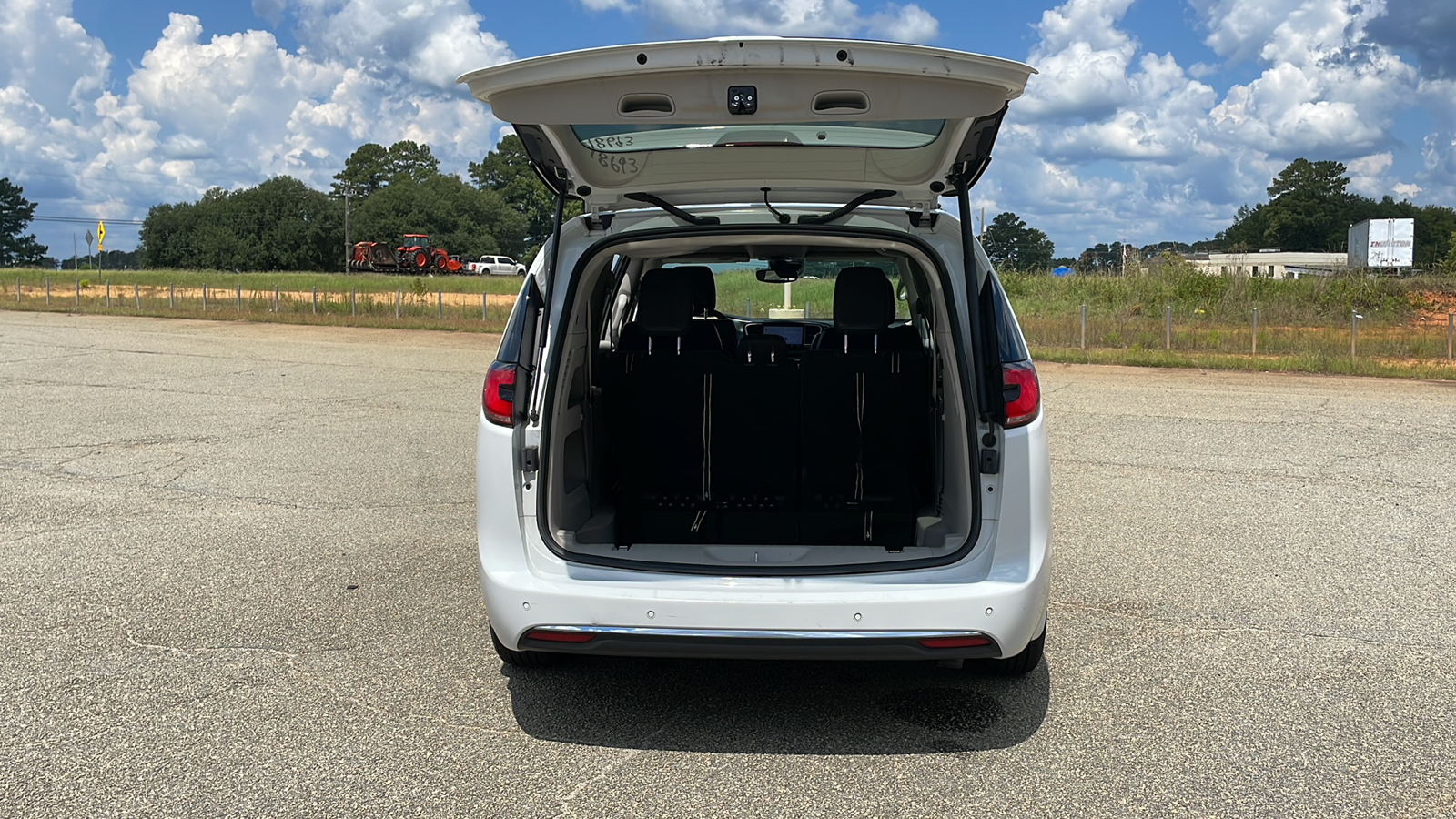 2022 Chrysler Pacifica Touring L 5