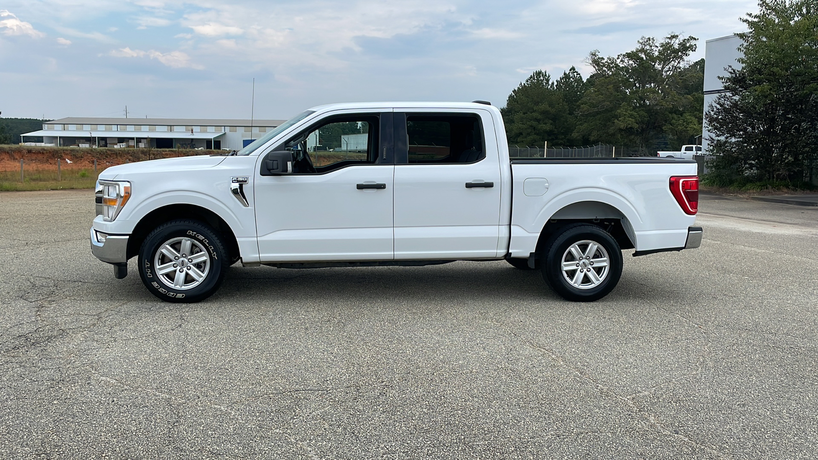 2021 Ford F-150 XLT 2