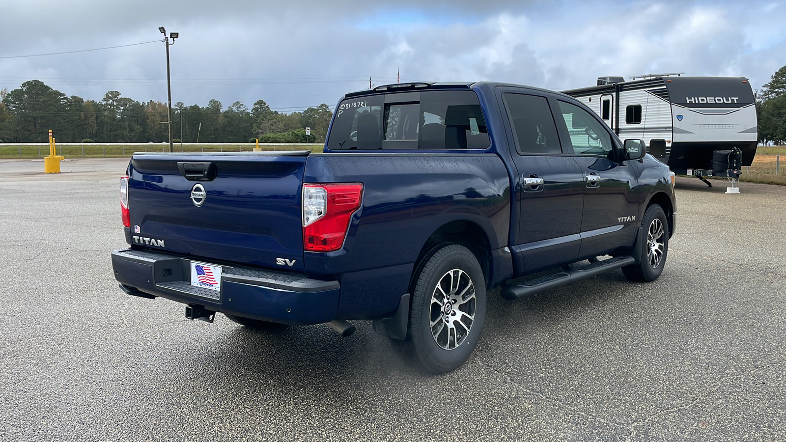 2021 Nissan Titan SV 6