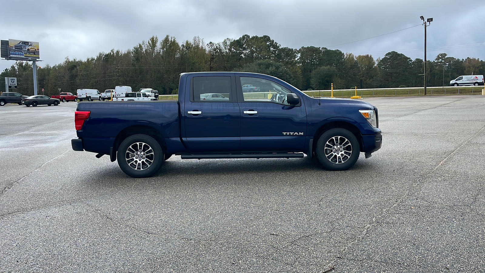 2021 Nissan Titan SV 7