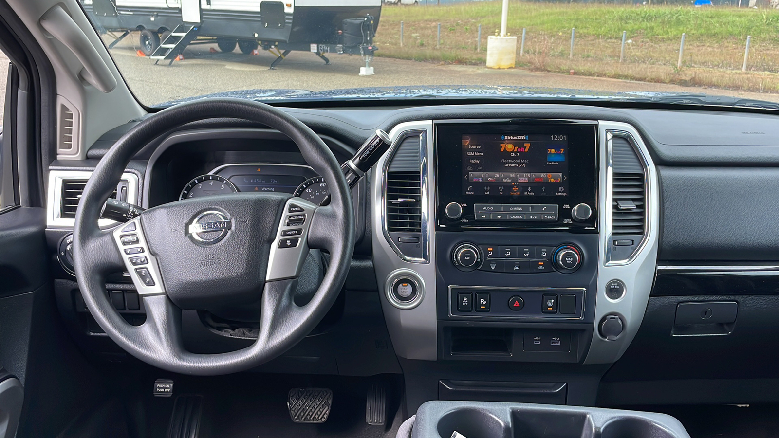 2021 Nissan Titan SV 13