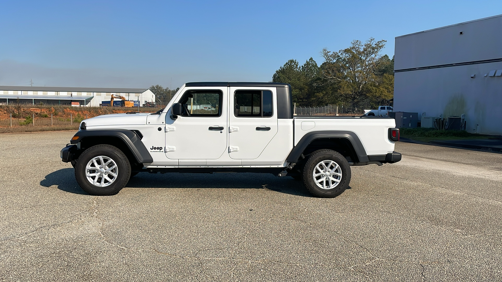 2023 Jeep Gladiator Sport 2