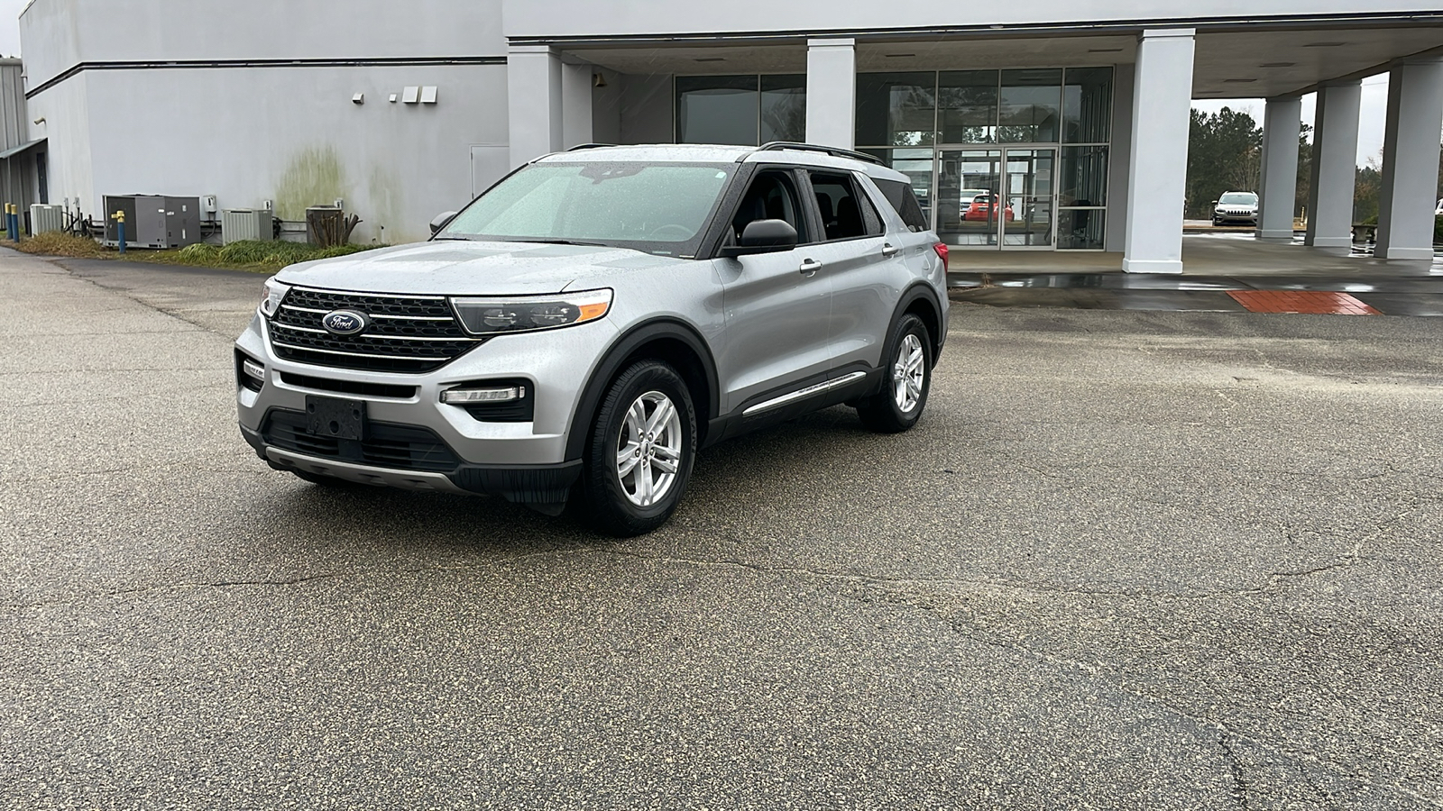 2023 Ford Explorer XLT 1