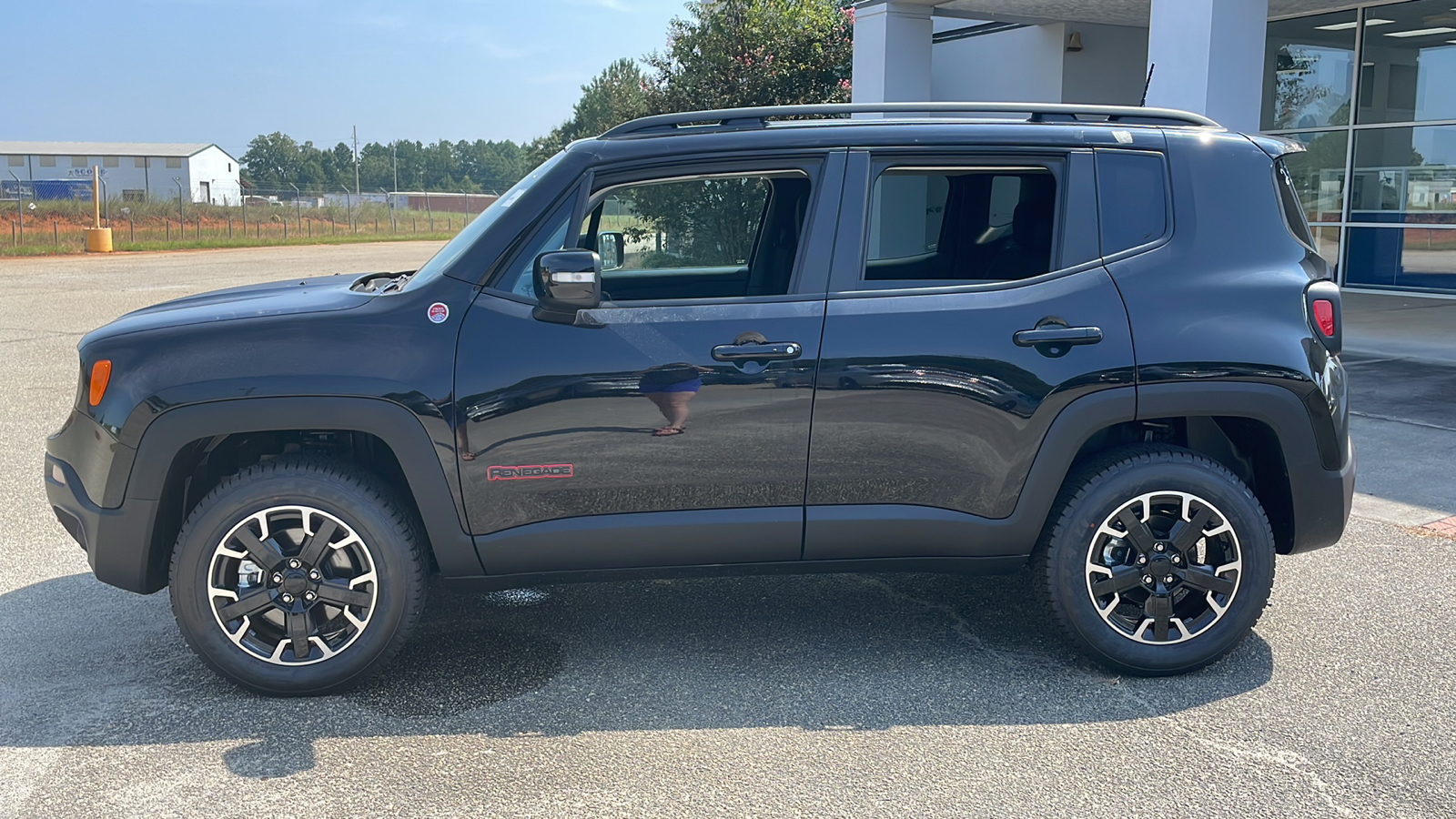 2023 Jeep Renegade Trailhawk 2