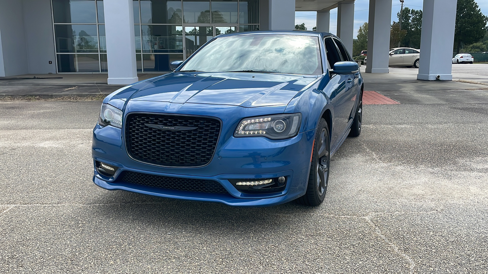 2023 Chrysler 300 Touring 1