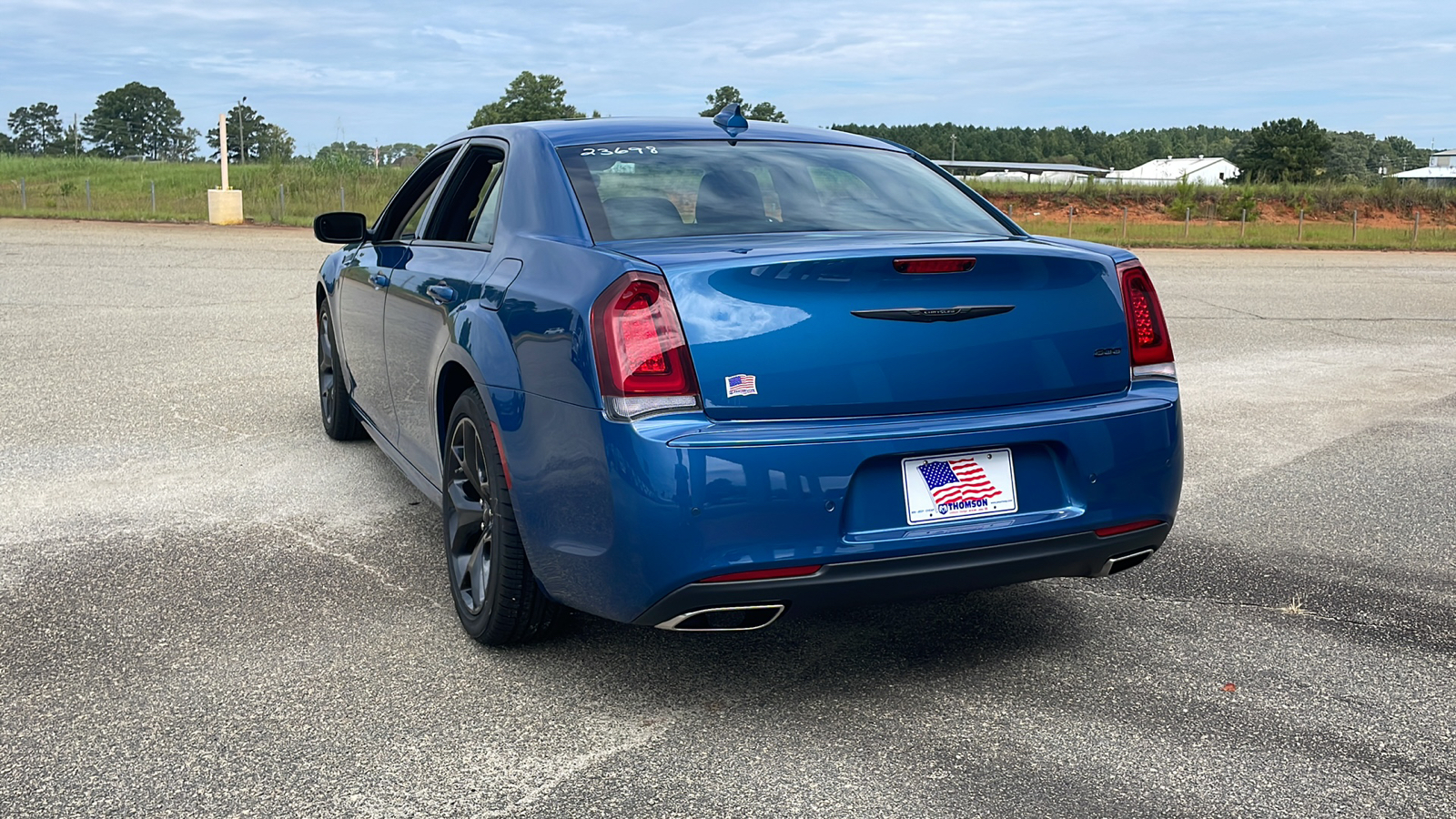 2023 Chrysler 300 Touring 3