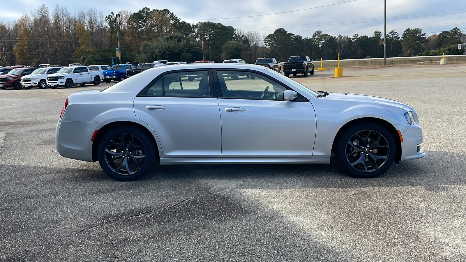 2023 Chrysler 300 Touring 6