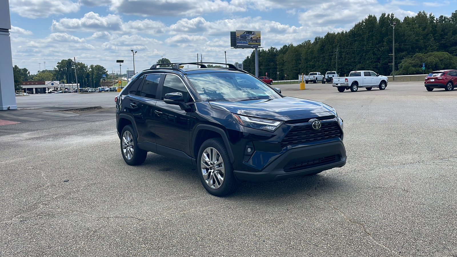 2023 Toyota RAV4 XLE Premium 8