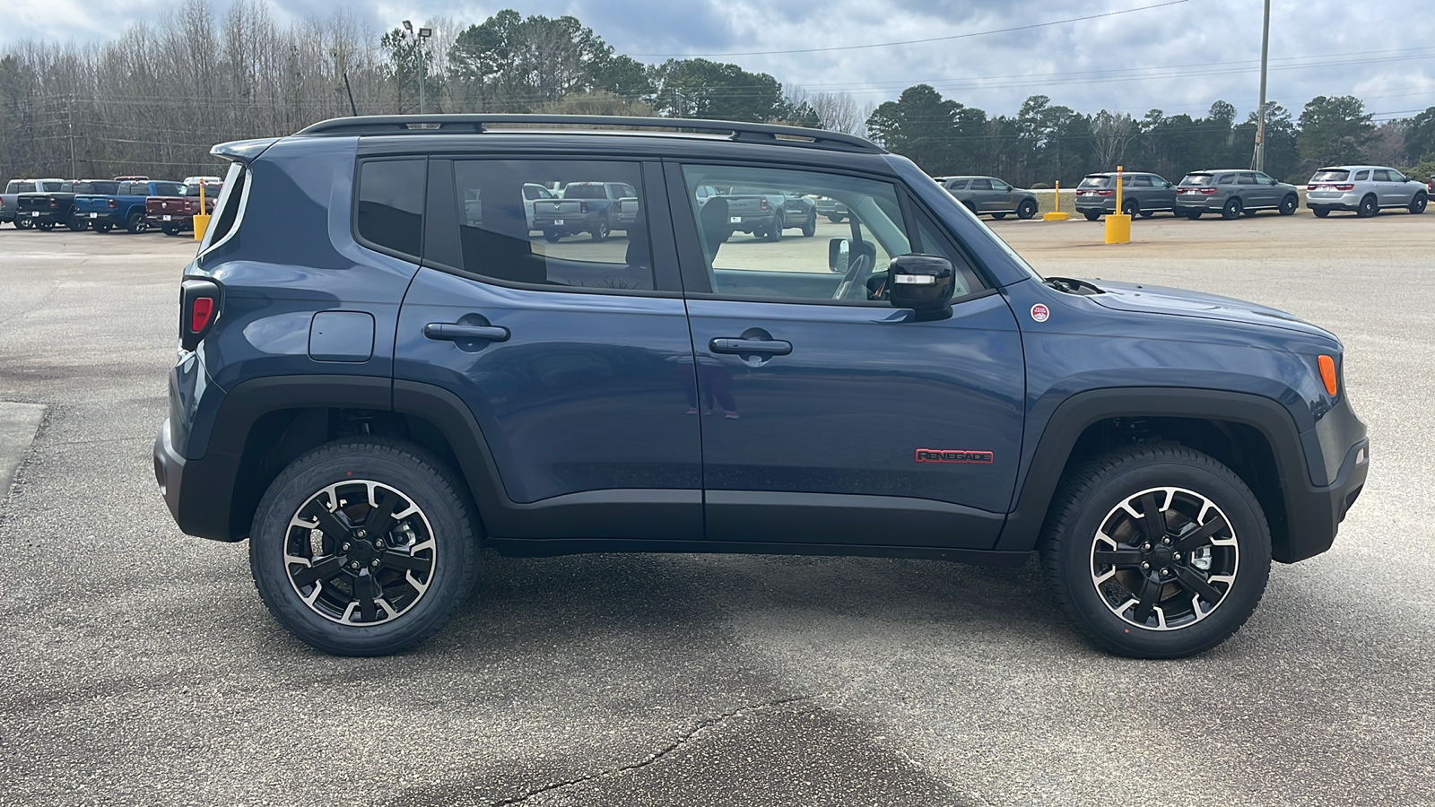 2023 Jeep Renegade Trailhawk 7