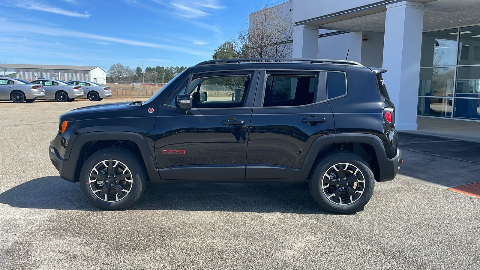 2023 Jeep Renegade Trailhawk 2