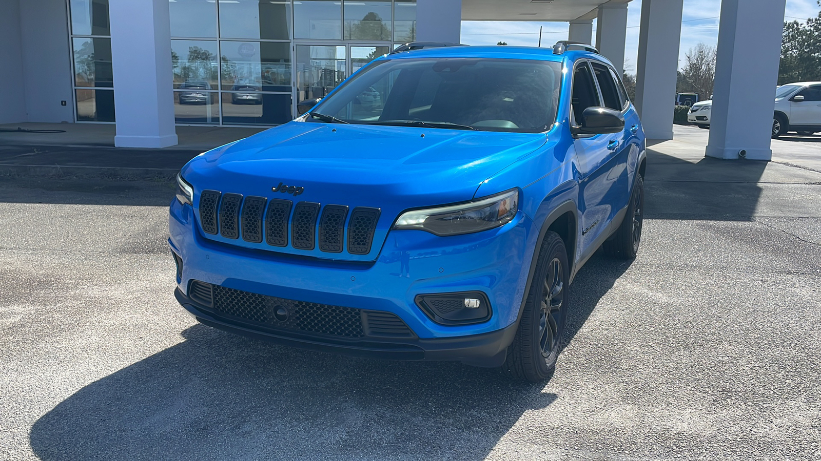 2023 Jeep Cherokee Altitude 1