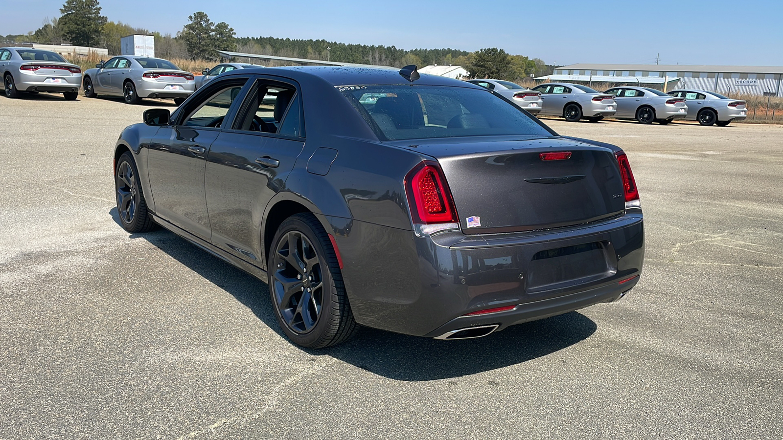 2023 Chrysler 300 Touring 3