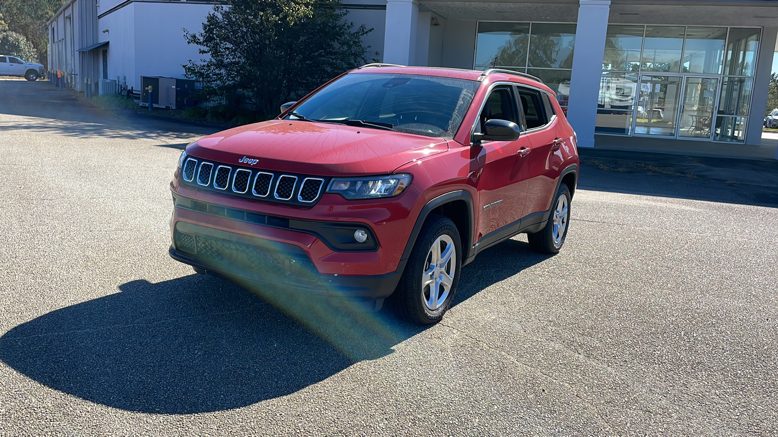 2023 Jeep Compass Latitude 1