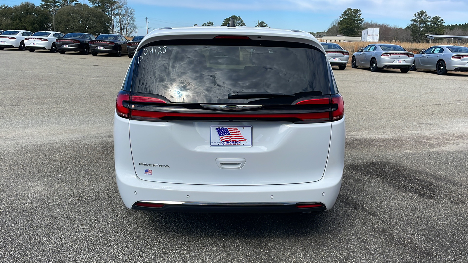 2024 Chrysler Pacifica Touring L 4