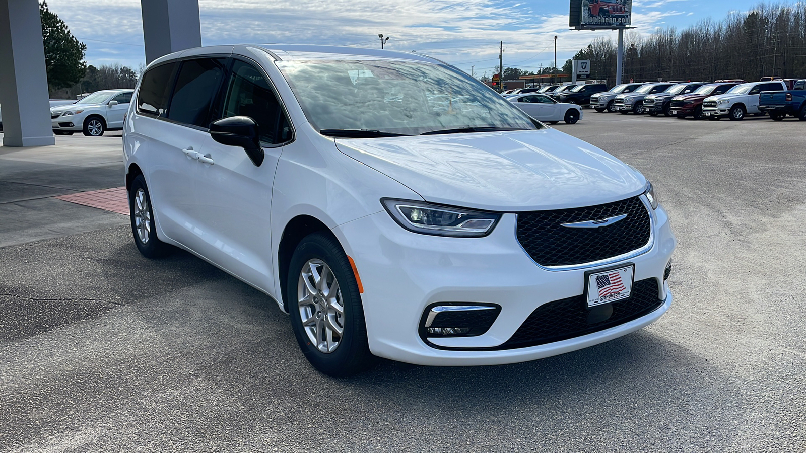 2024 Chrysler Pacifica Touring L 8