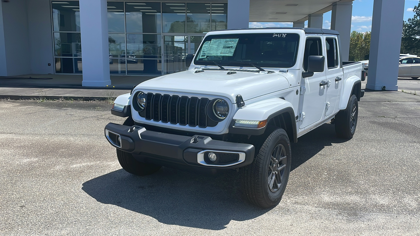 2024 Jeep Gladiator Sport 1