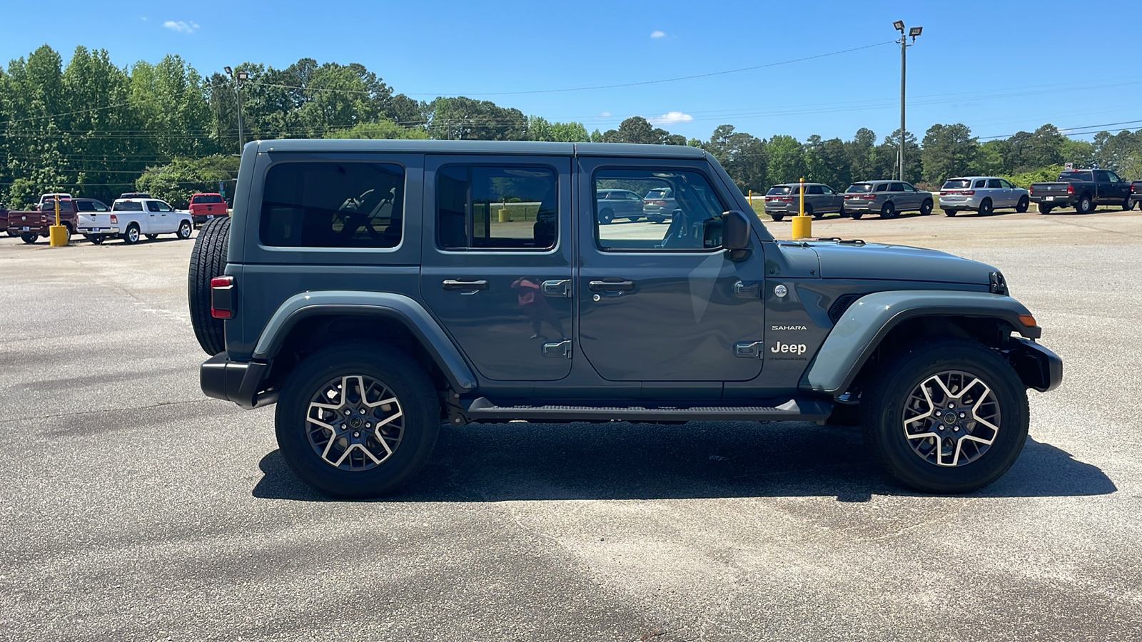 2024 Jeep Wrangler Sahara 6