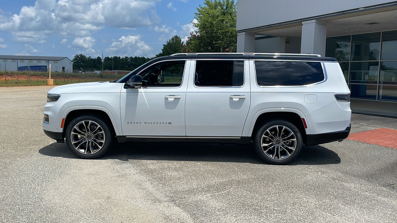 2024 Jeep Grand Wagoneer L Series III 2