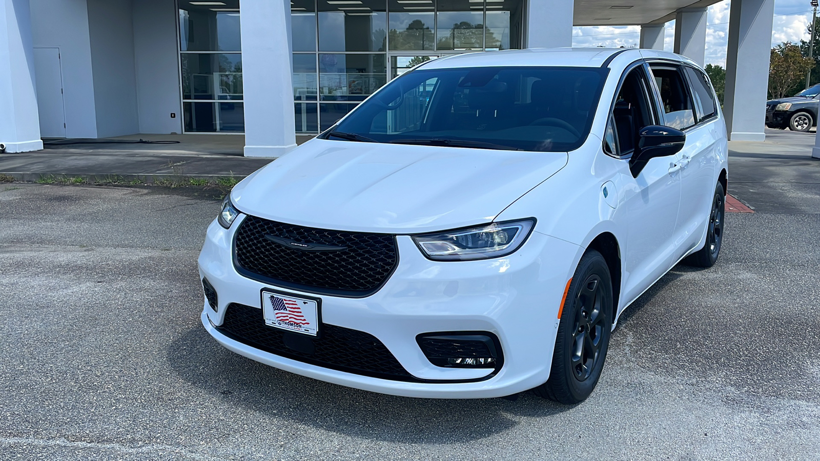 2024 Chrysler Pacifica Hybrid Select 1