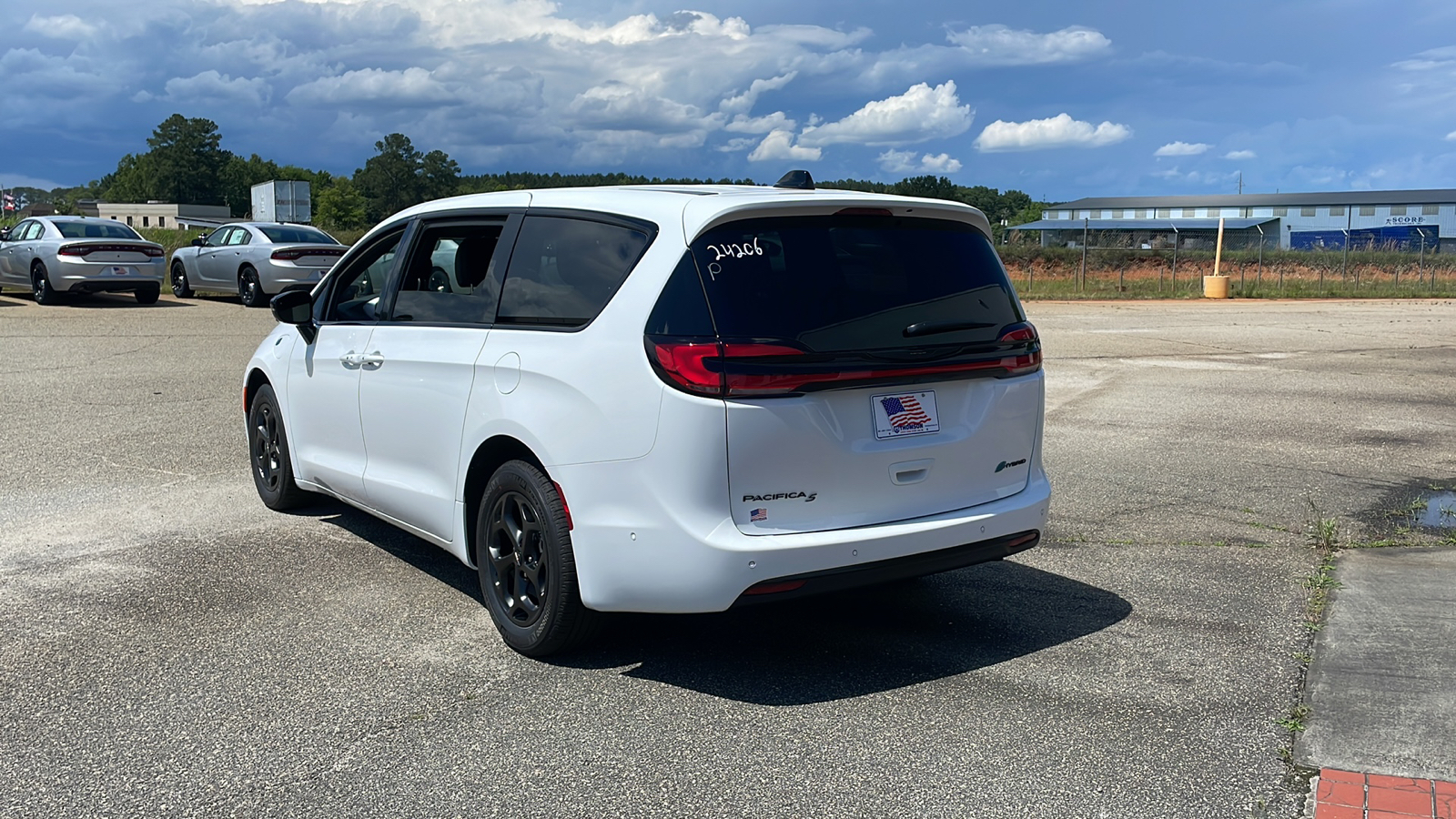 2024 Chrysler Pacifica Hybrid Select 3