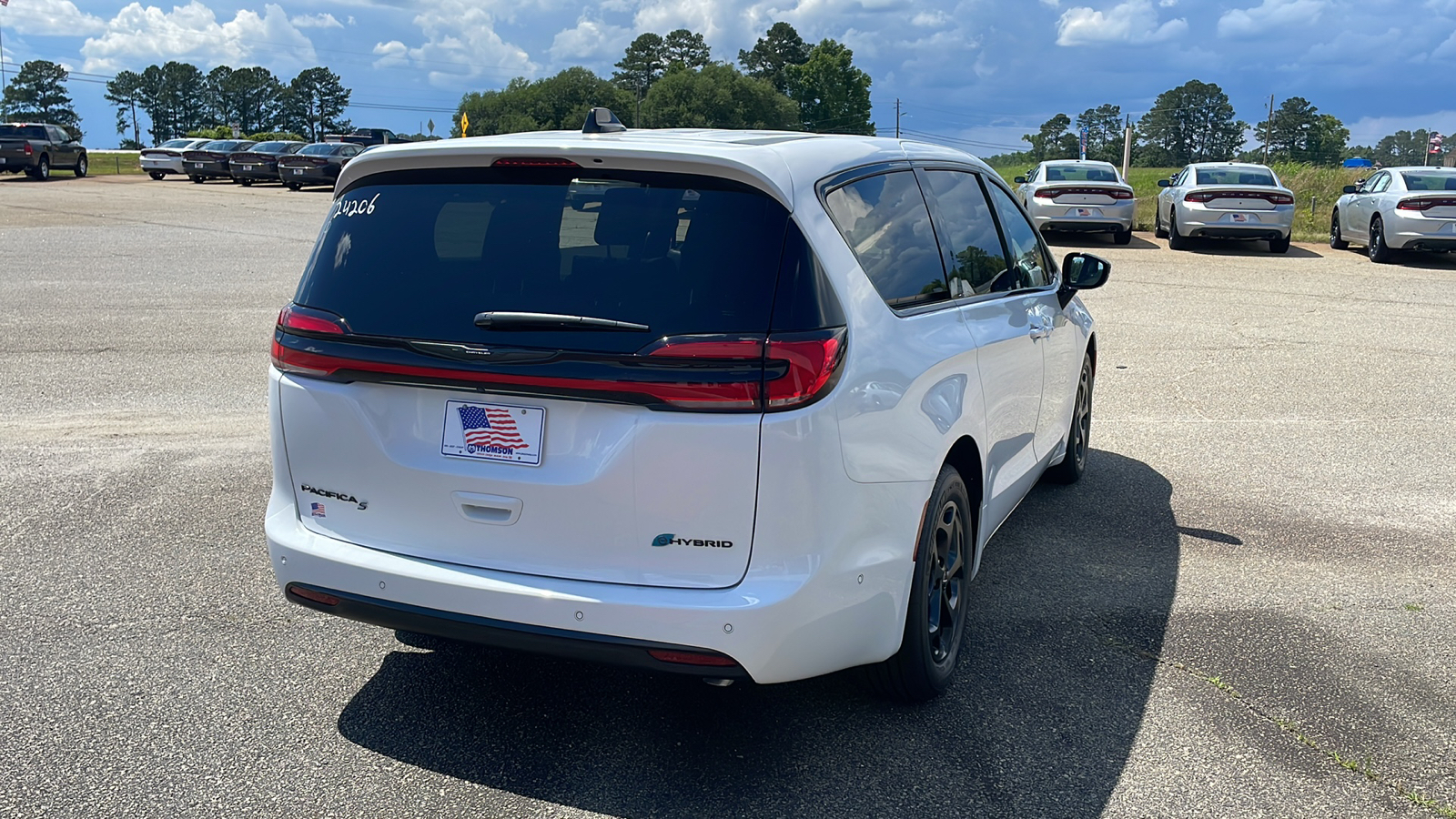 2024 Chrysler Pacifica Hybrid Select 6