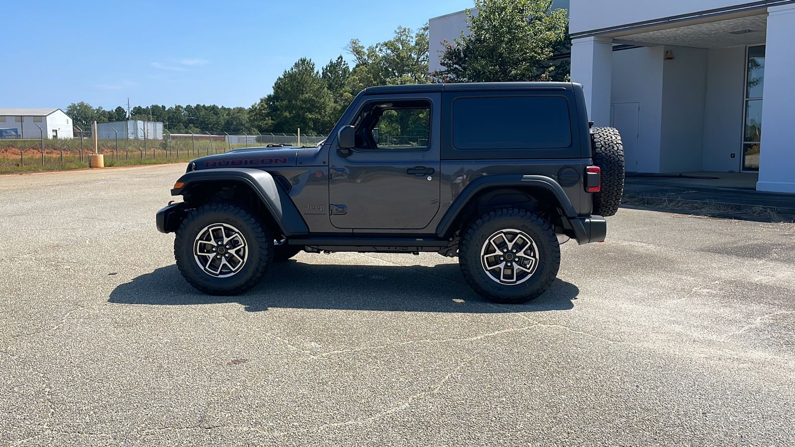 2024 Jeep Wrangler Rubicon 2