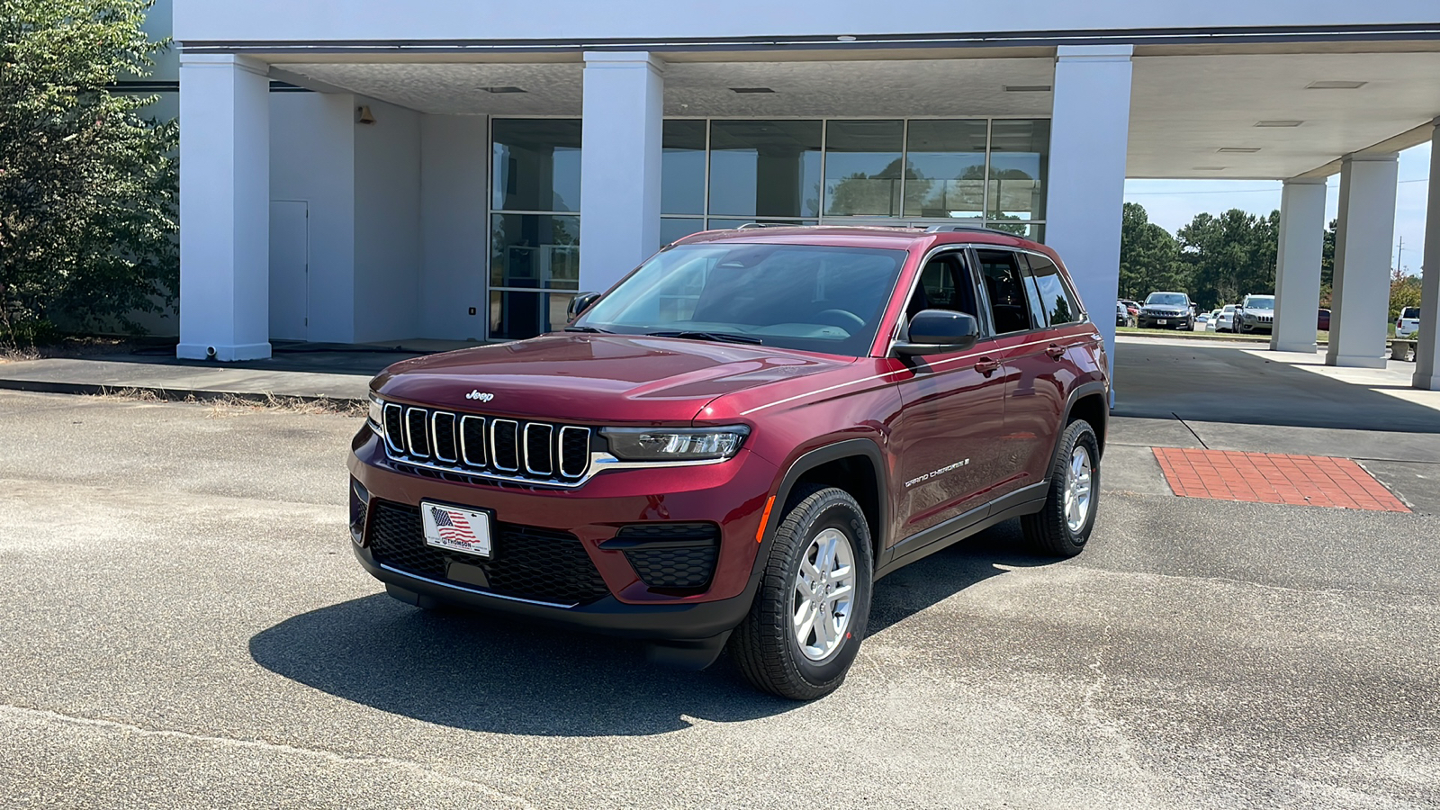 2024 Jeep Grand Cherokee Laredo 1