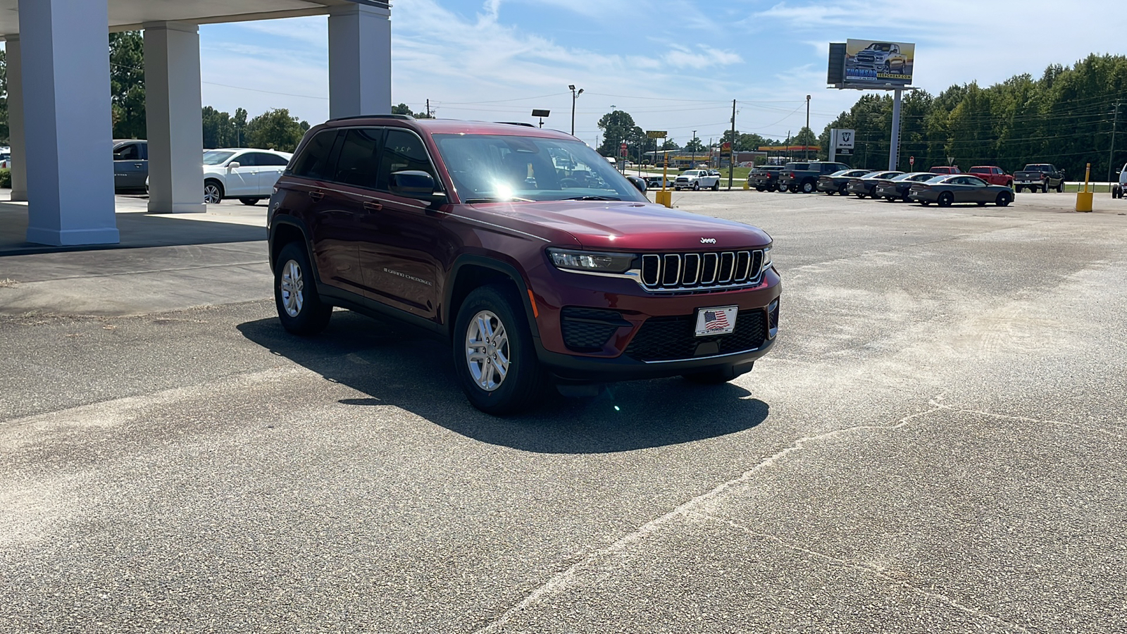 2024 Jeep Grand Cherokee Laredo 8