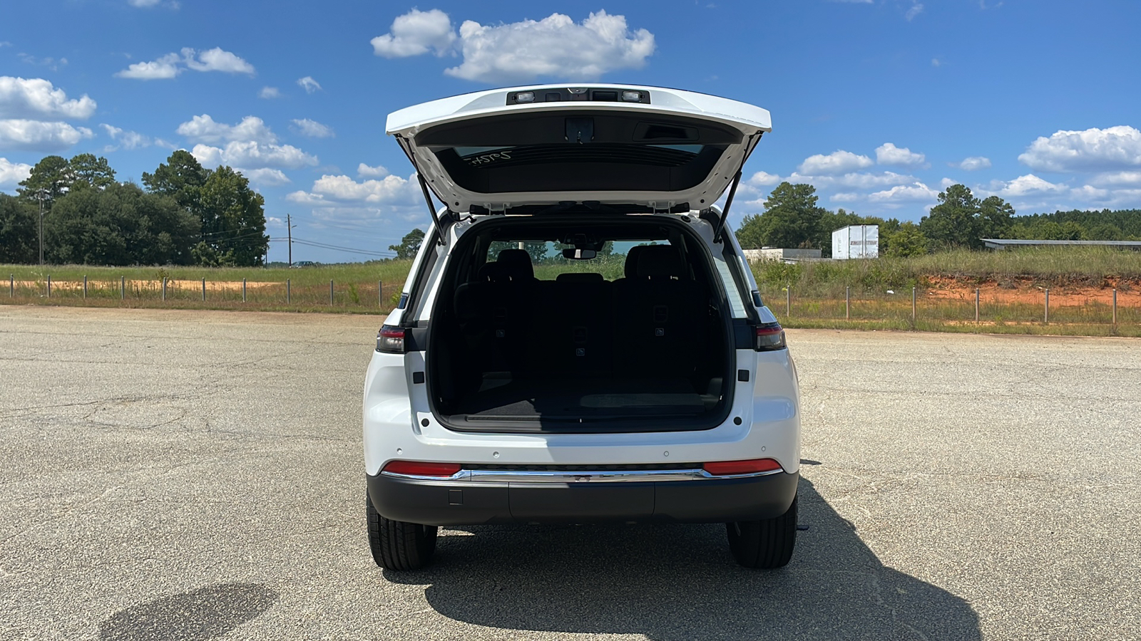 2024 Jeep Grand Cherokee Laredo 5