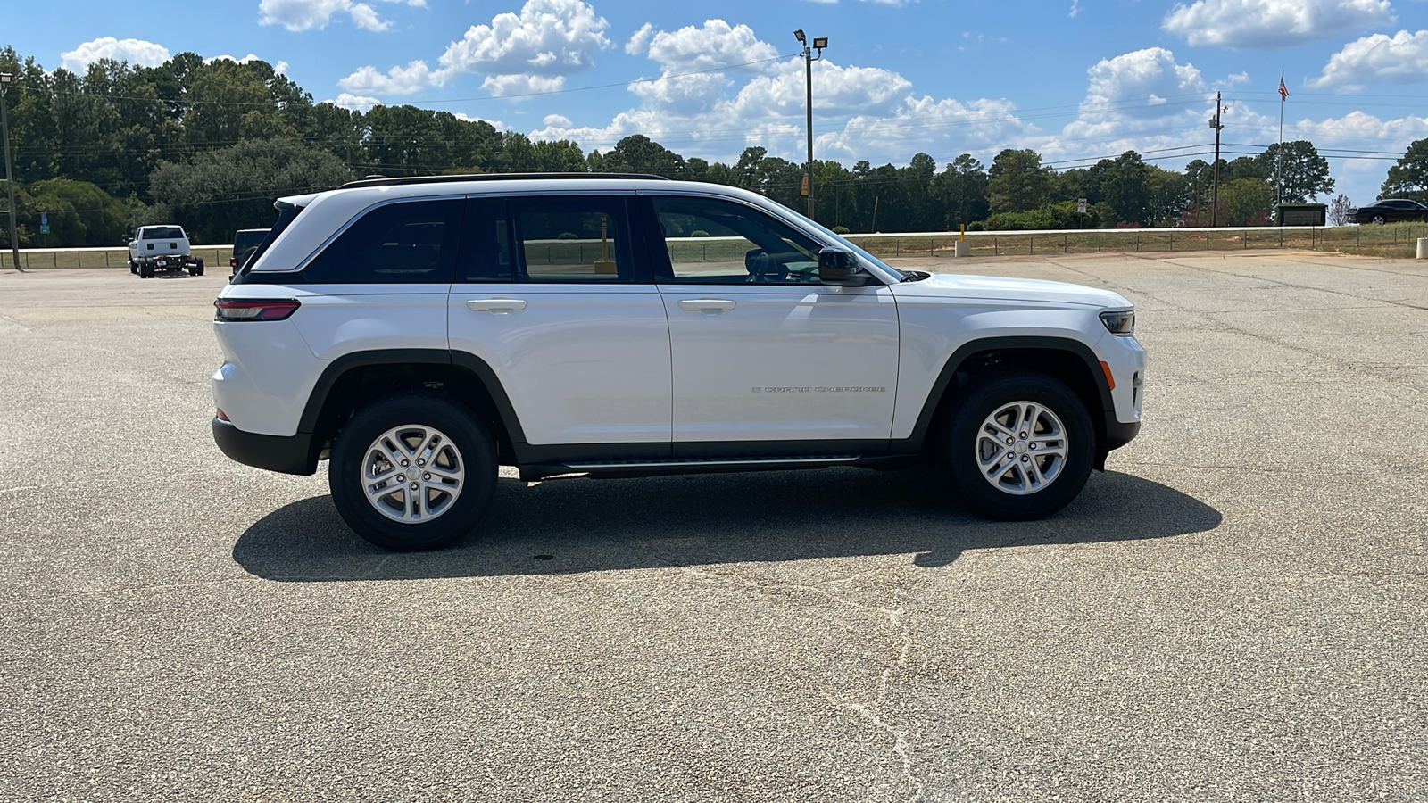 2024 Jeep Grand Cherokee Laredo 7