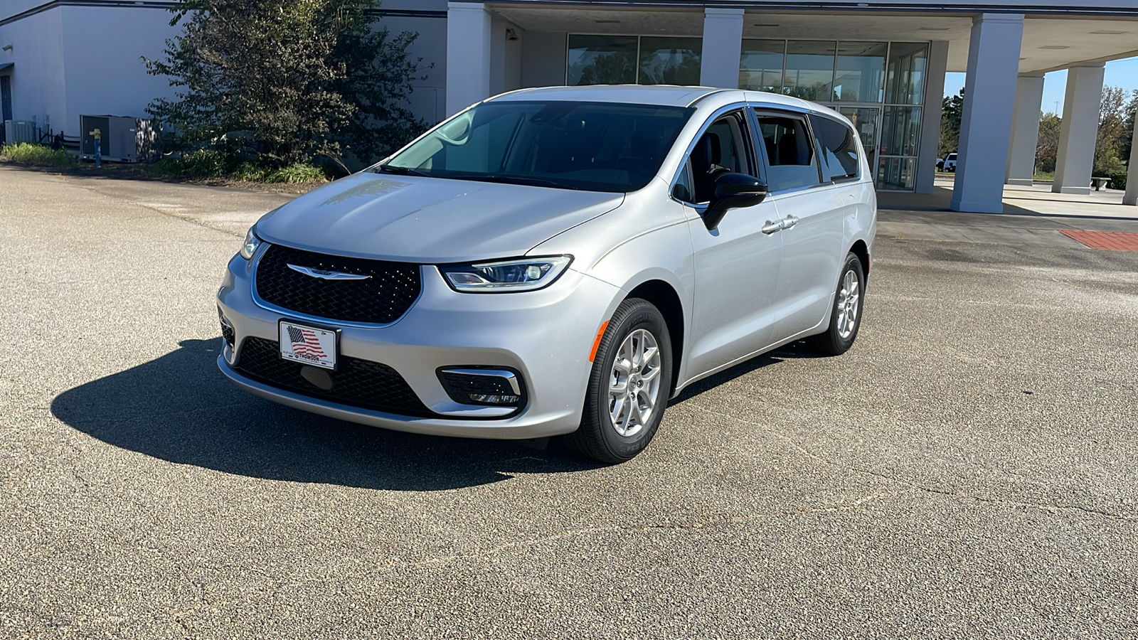 2024 Chrysler Pacifica Touring L 1