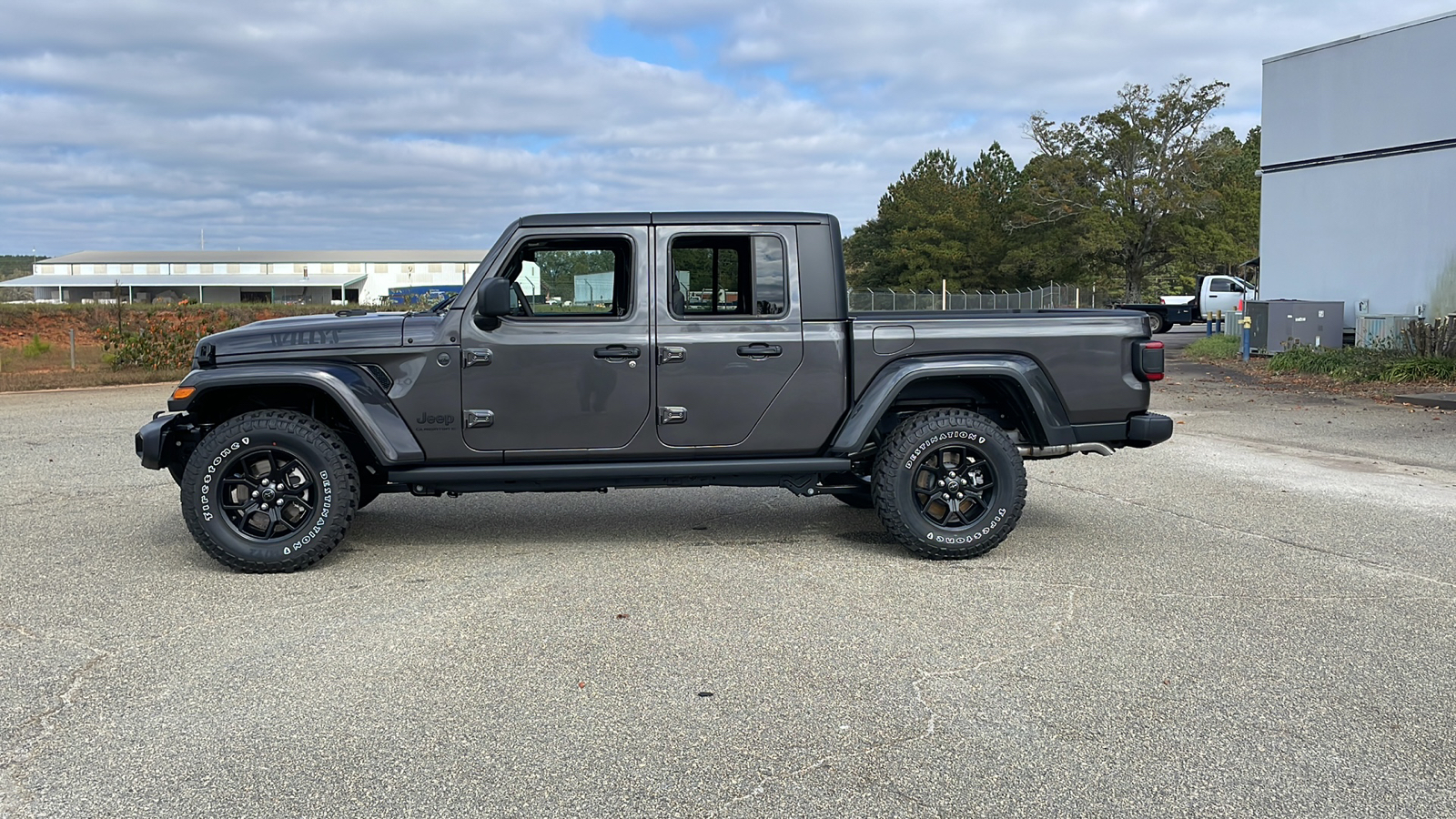 2024 Jeep Gladiator  2