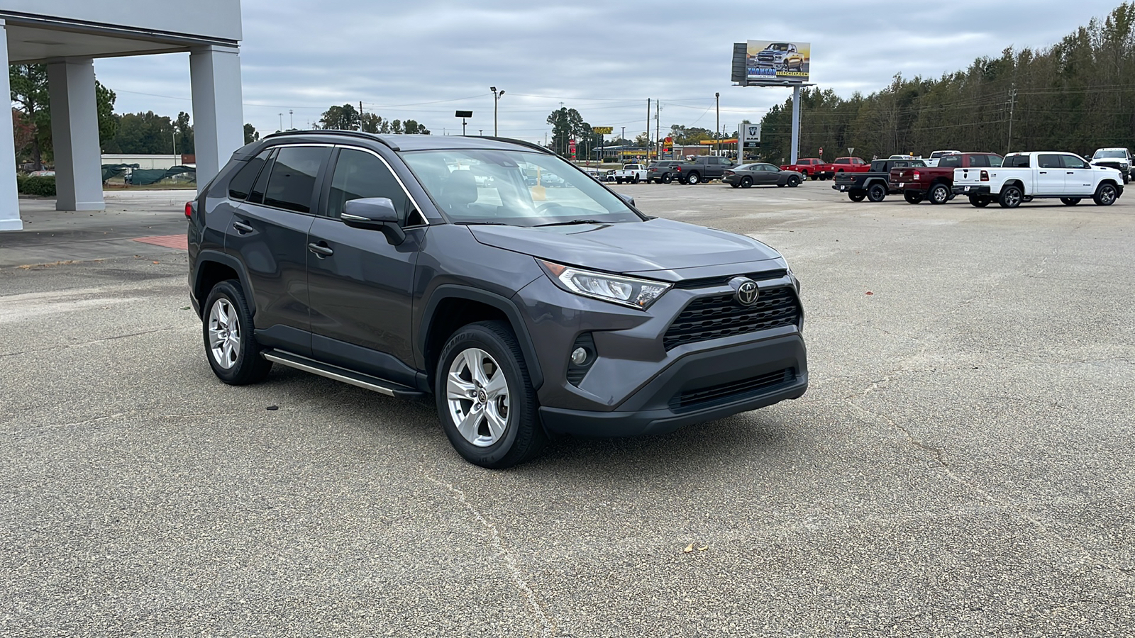 2021 Toyota RAV4 XLE 8