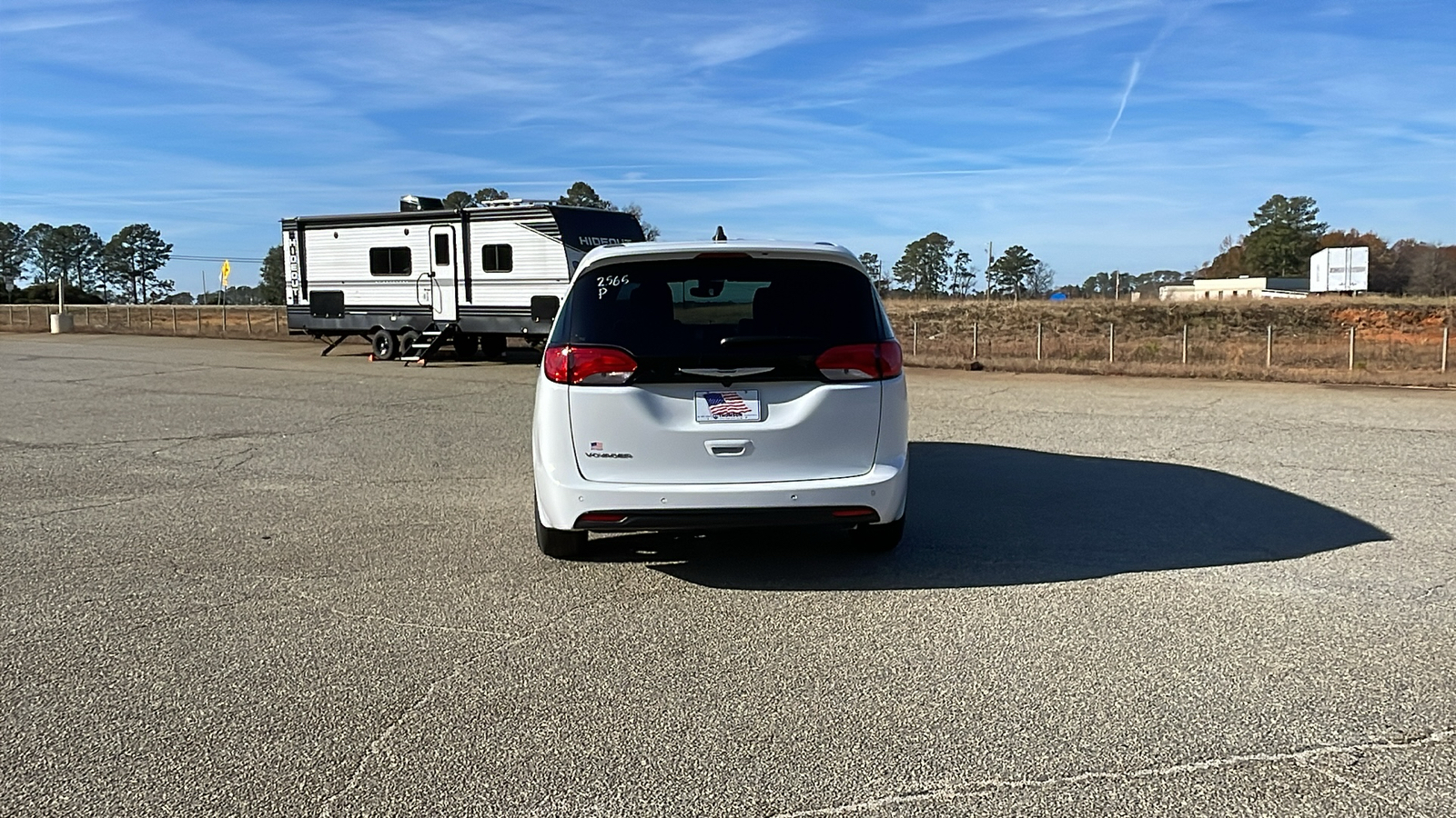 2025 Chrysler Voyager LX 4