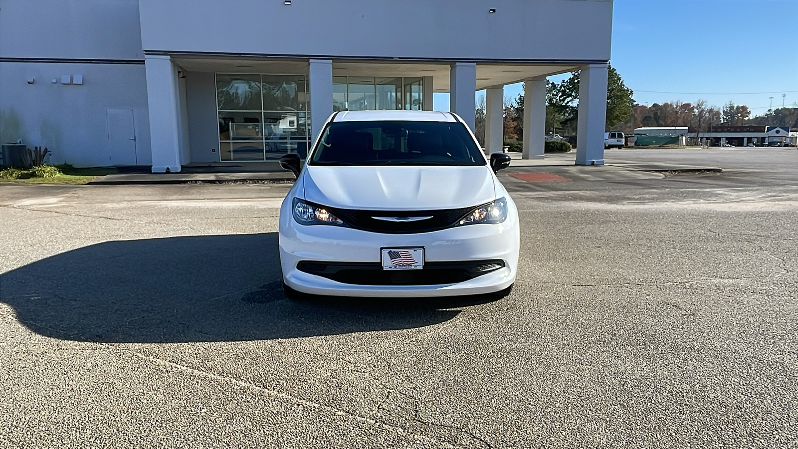 2025 Chrysler Voyager LX 9