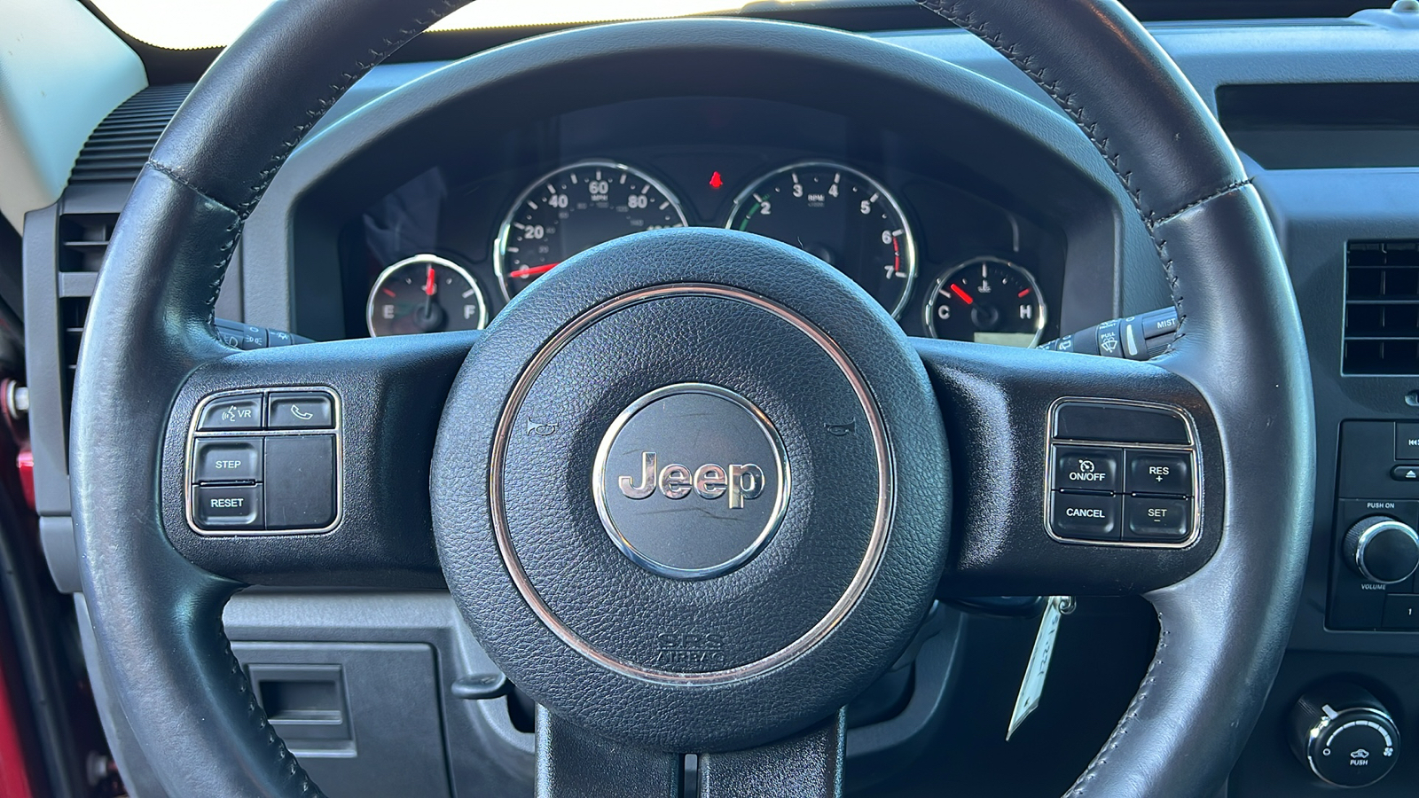 2012 Jeep Liberty Sport 14