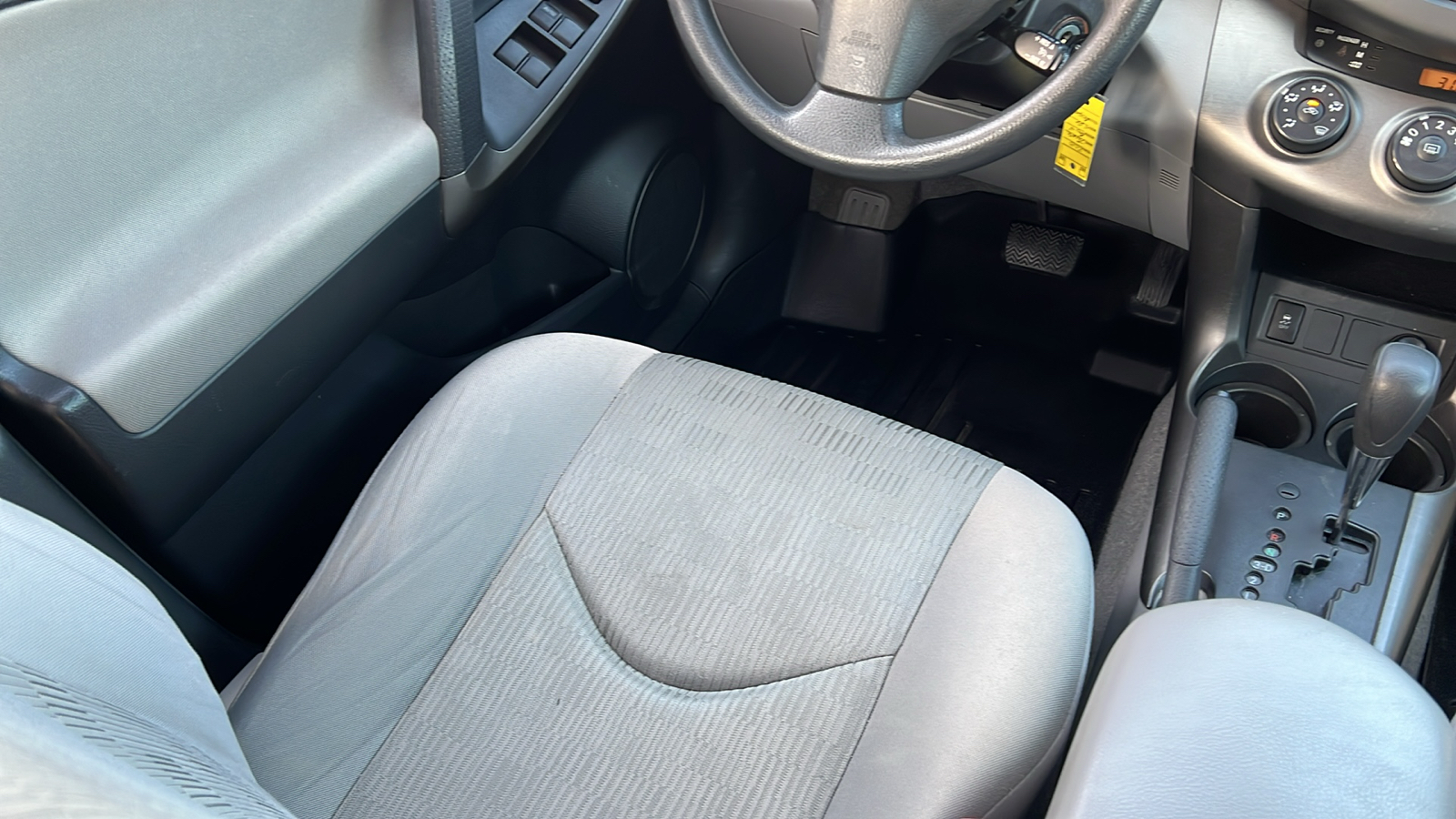 2010 Toyota RAV4 Base 24