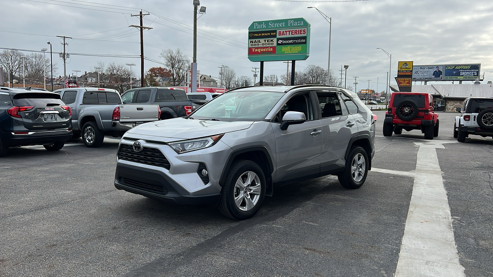 2021 Toyota RAV4 XLE 3