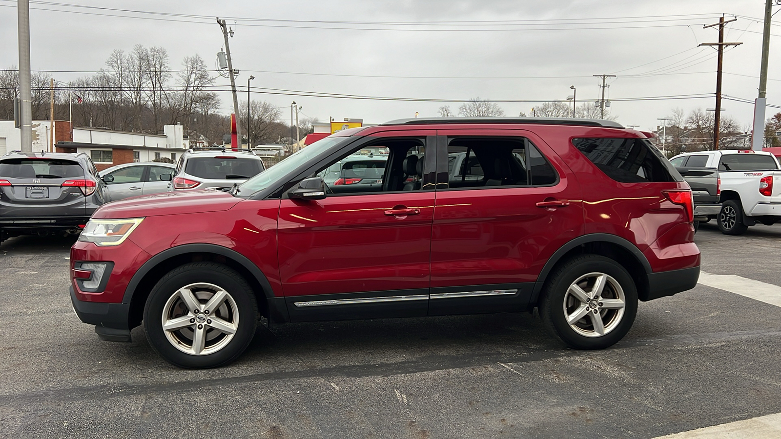 2017 Ford Explorer XLT 4