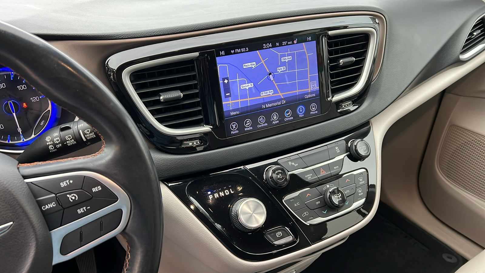 2017 Chrysler Pacifica Touring Plus 22