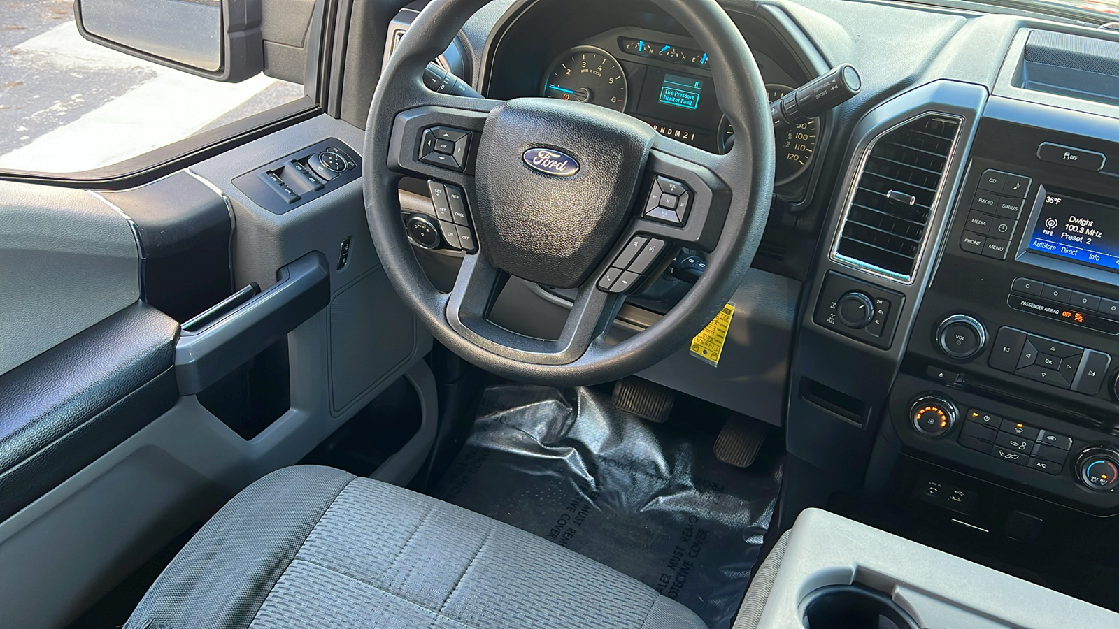 2015 Ford F-150 XL 27