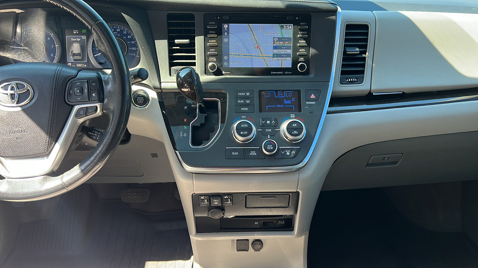2018 Toyota Sienna XLE Auto Access Seat 29