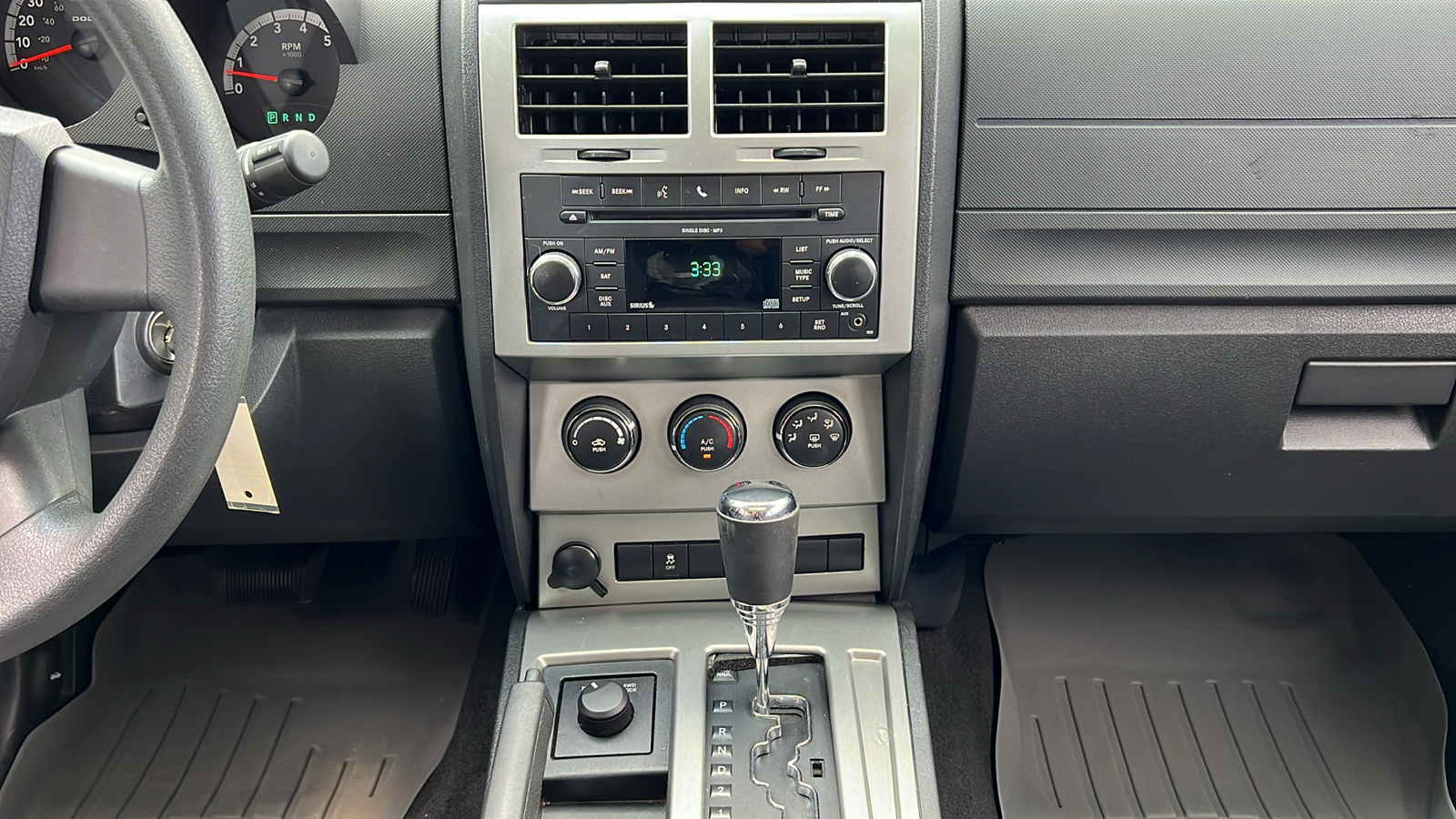 2011 Dodge Nitro Heat 4x4 4dr SUV 23