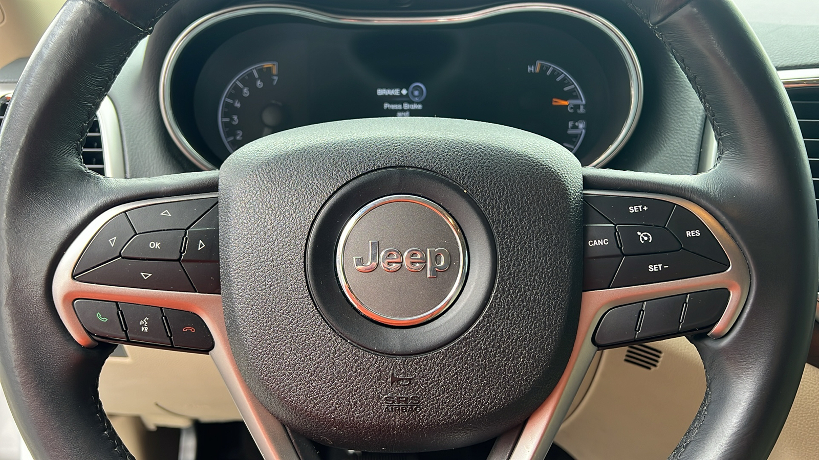 2018 Jeep Grand Cherokee Laredo 4x4 4dr SUV 16